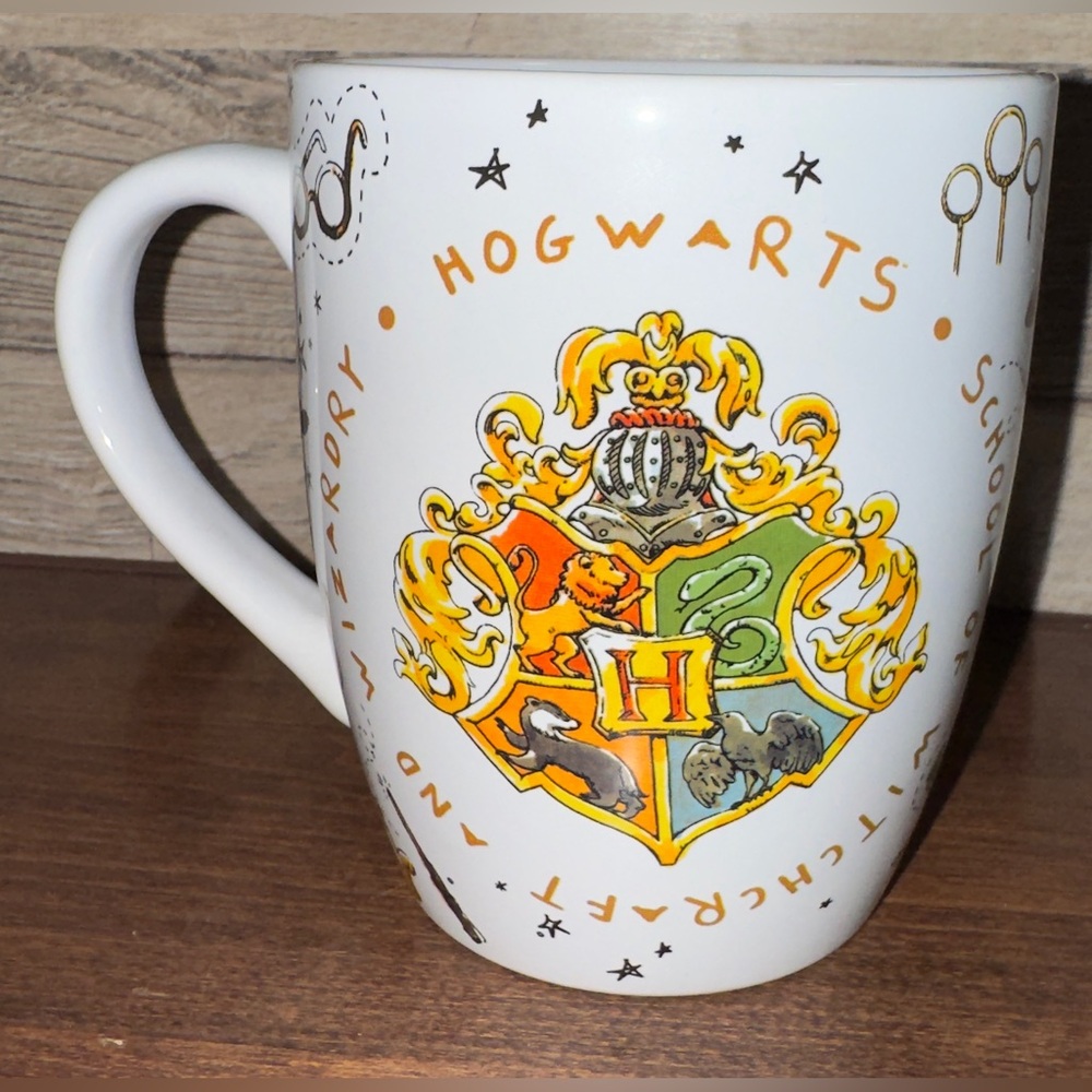 CUTE 🥰 HOGWARTS 🪄 SCHOOL VINTAGE CREST JUMBO MUG (25 OZ)